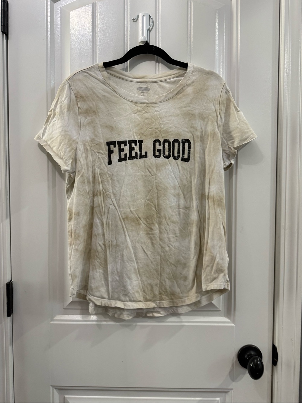 Old Navy Cream Short Sleeve Tee with 'FEEL GOOD' Graphic